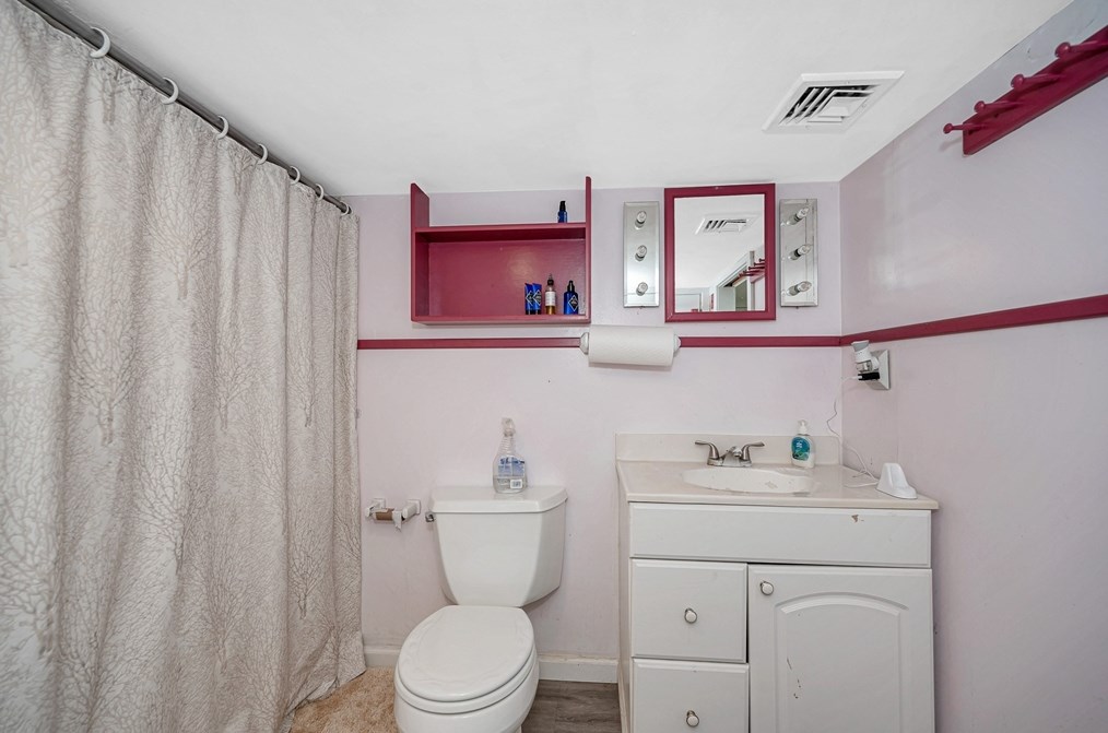 56 Stone St, Dracut MA 01826-3831 exterior