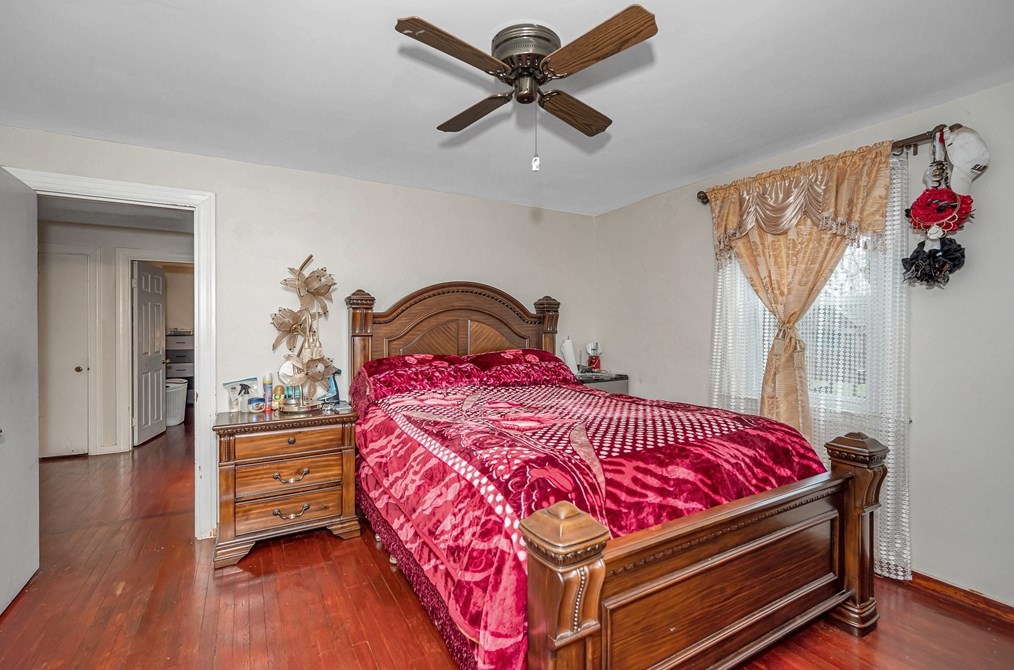 56 Stone St, Dracut MA 01826-3831 exterior