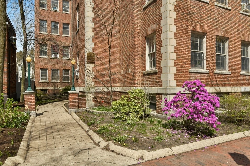 21 Chauncy St, Cambridge MA 02138-2419 exterior