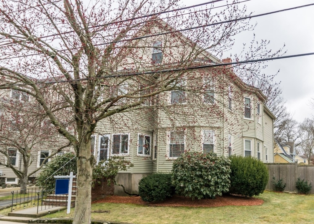 25 Fuller St, Waltham MA  02453-5015 exterior