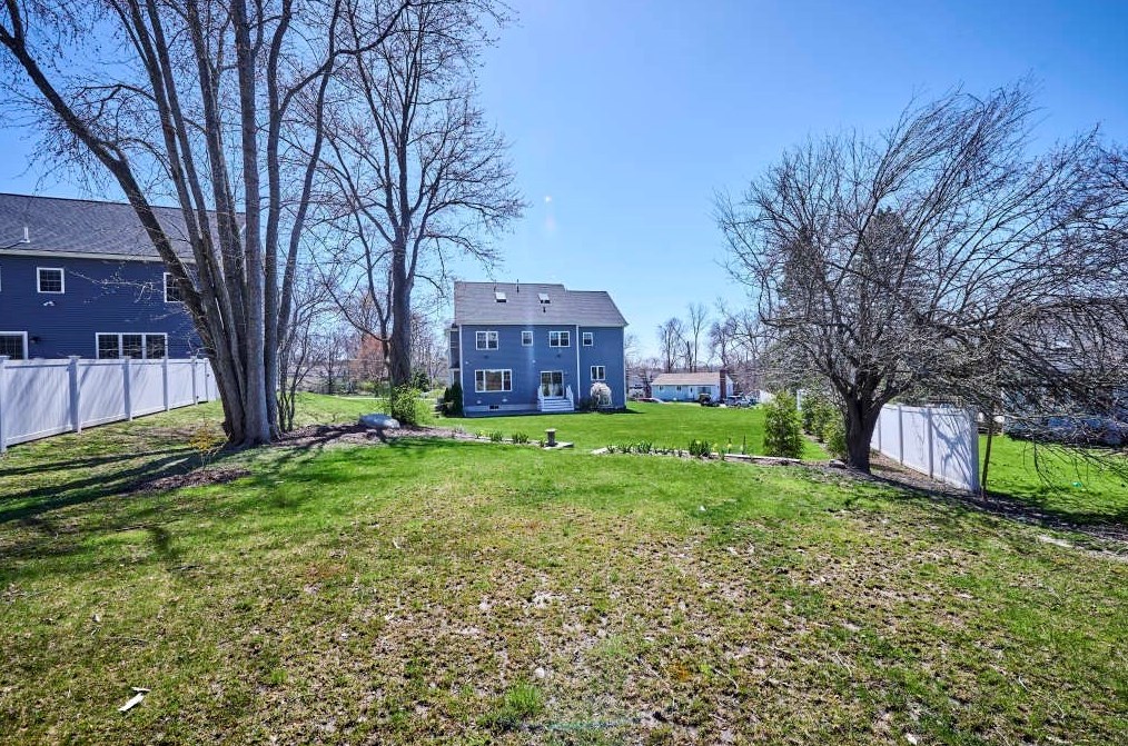 9 Sullivan St, Burlington MA  01803-3709 exterior