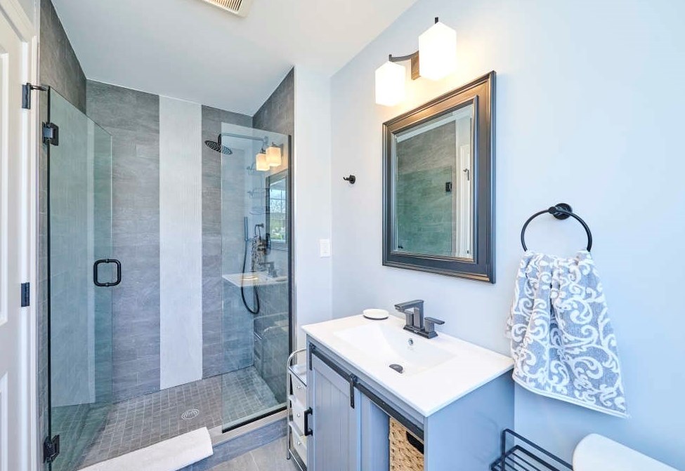 9 Sullivan St, Burlington MA  01803-3709 exterior