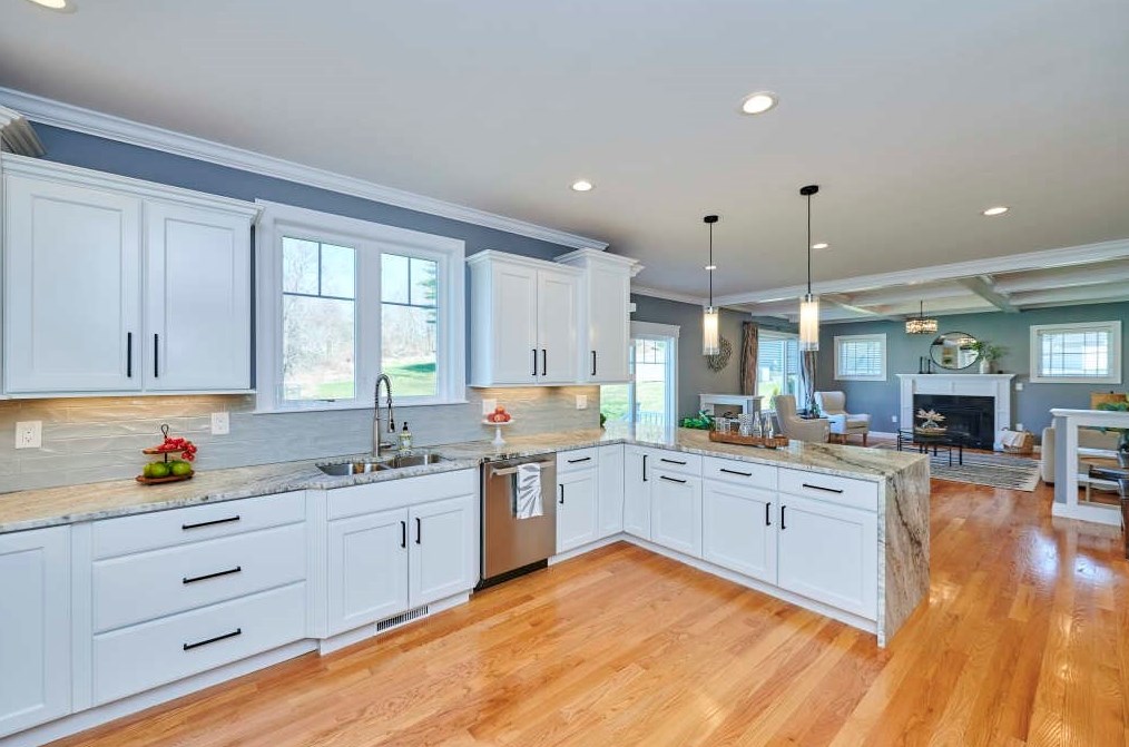 9 Sullivan St, Burlington MA  01803-3709 exterior