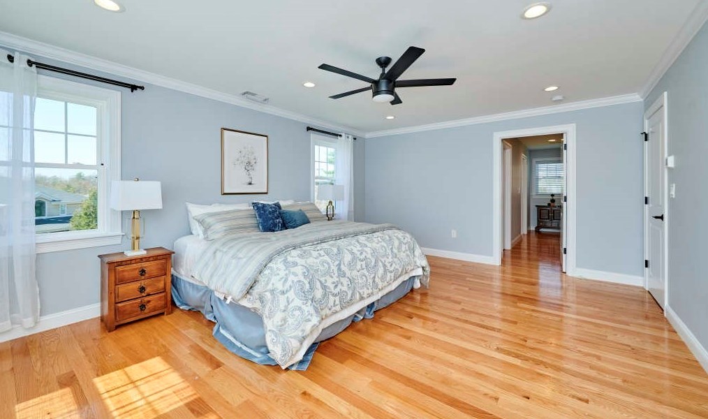 9 Sullivan St, Burlington MA  01803-3709 exterior