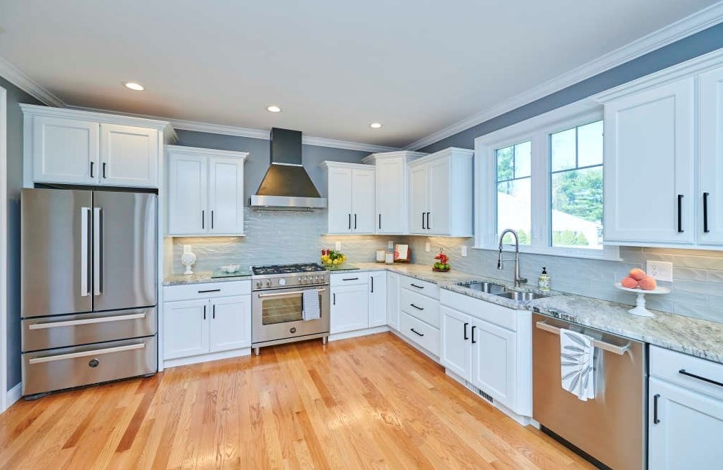 9 Sullivan St, Burlington MA  01803-3709 exterior