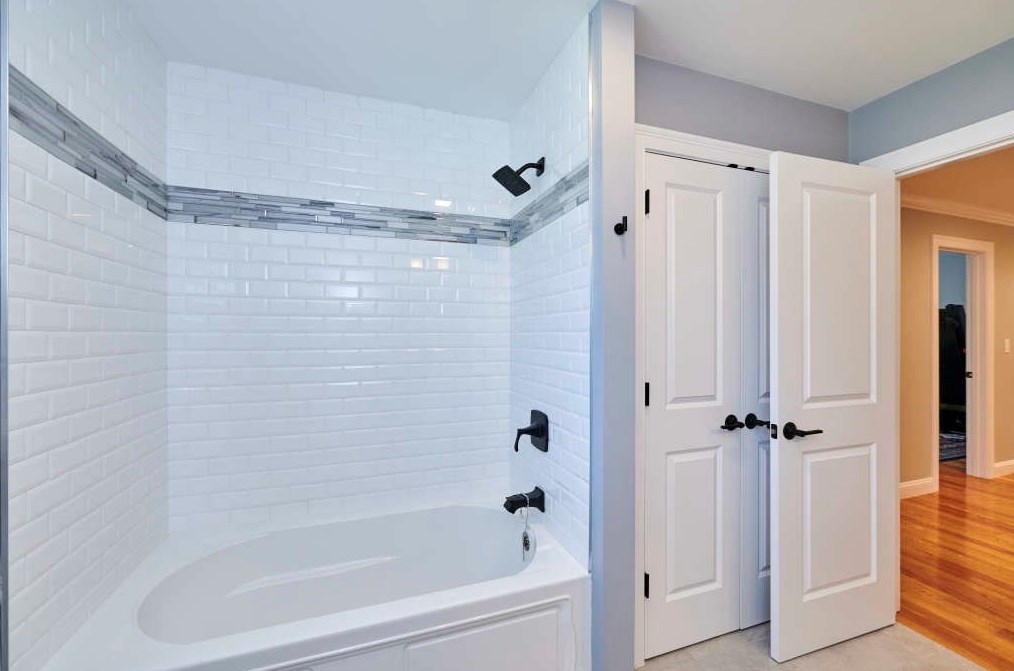 9 Sullivan St, Burlington MA  01803-3709 exterior