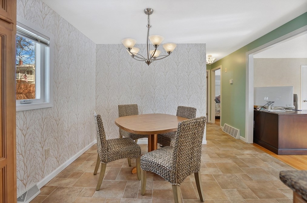 72 Gail St, Springfield MA  01108-3319 exterior