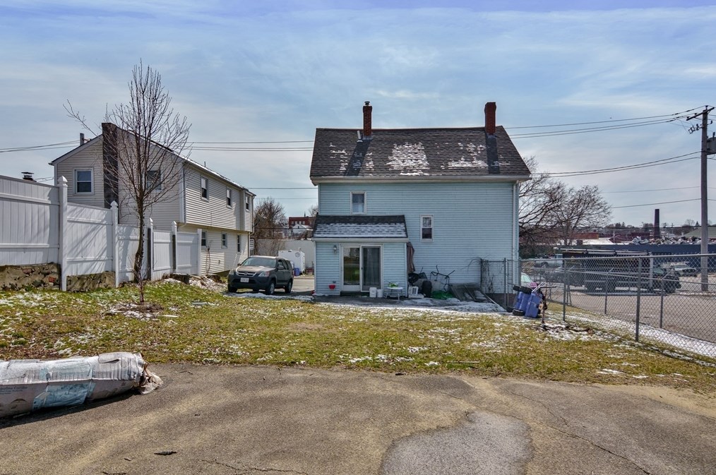 17 Mulberry St, Haverhill MA 01830-3915 exterior