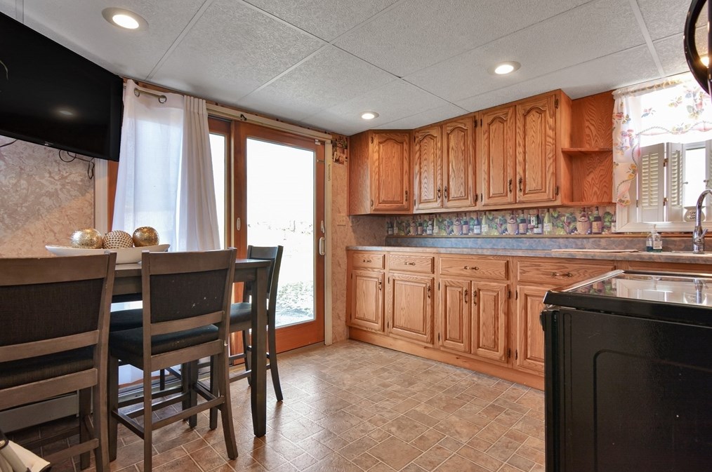 17 Mulberry St, Haverhill MA 01830-3915 exterior