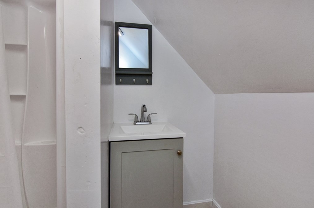 17 Mulberry St, Haverhill MA 01830-3915 exterior