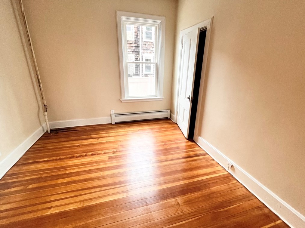 32 Barnum St, Taunton MA 02780-4602 exterior