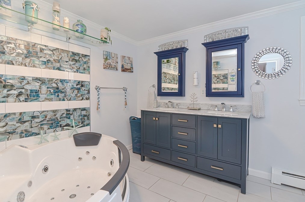 62 Mellen St, Bellingham MA 02019-1006 exterior