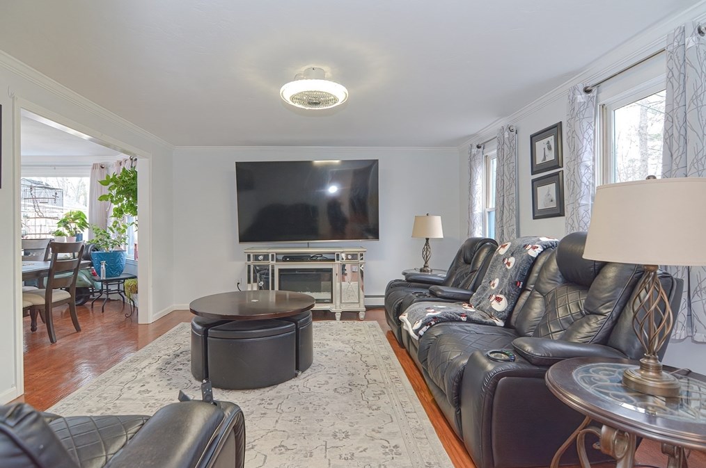 62 Mellen St, Bellingham MA 02019-1006 exterior