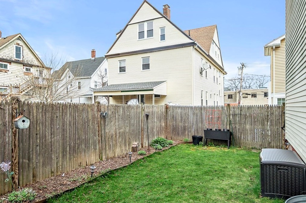 12 Oliver Rd, Watertown MA  02472-4136 exterior