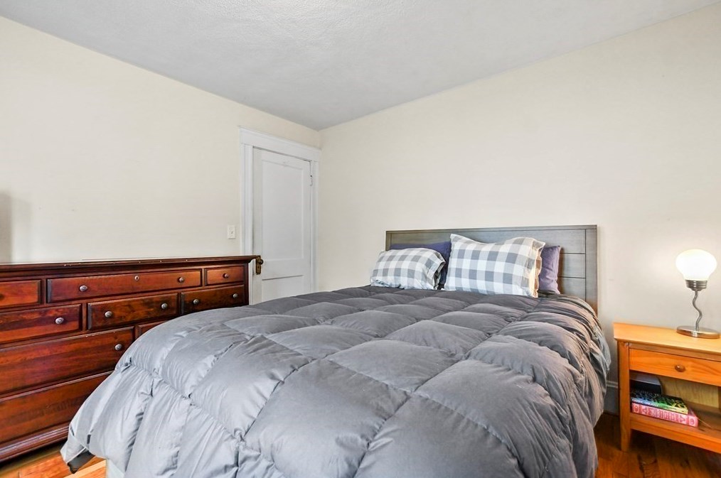 72 Bradford Rd, Watertown MA 02472-1215 exterior