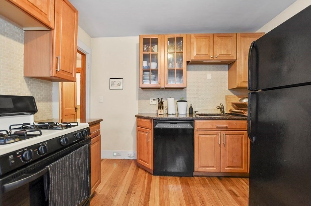 72 Bradford Rd, Watertown MA 02472-1215 exterior