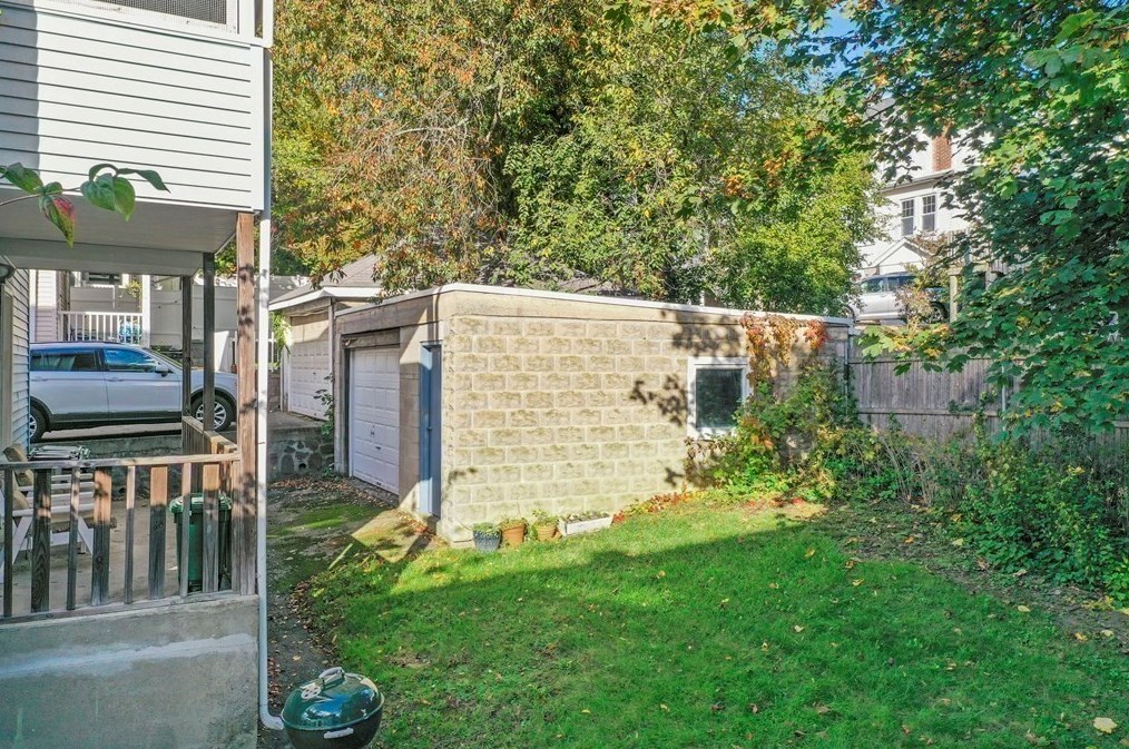 72 Bradford Rd, Watertown MA 02472-1215 exterior