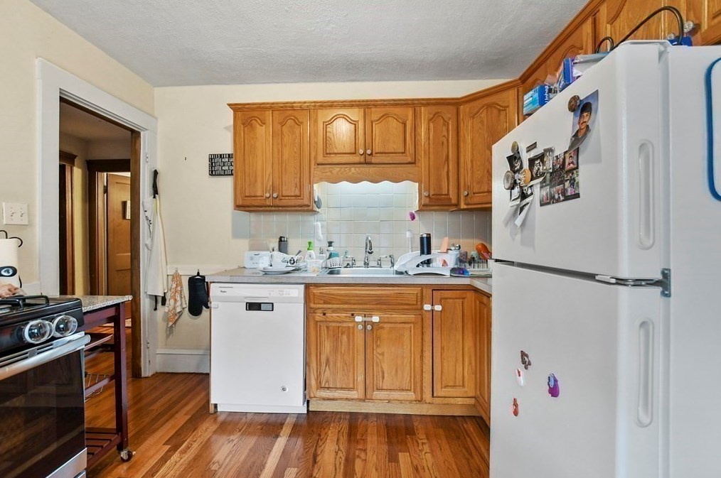 72 Bradford Rd, Watertown MA 02472-1215 exterior