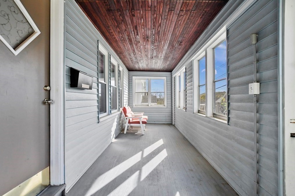 72 Bradford Rd, Watertown MA 02472-1215 exterior