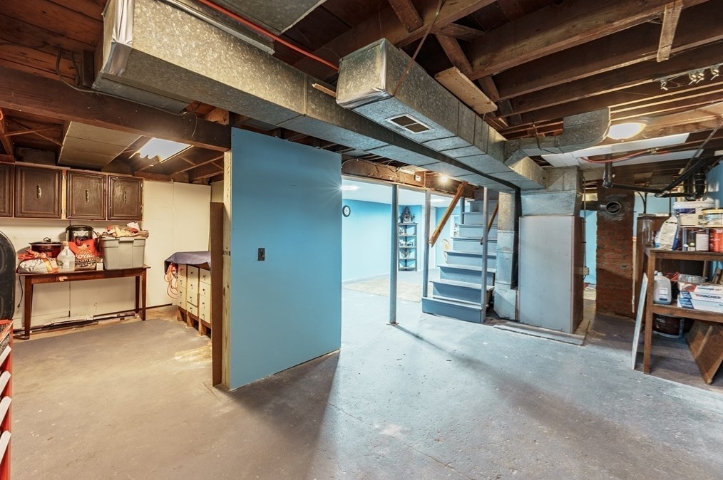 287 Hadley St, South Hadley MA  01075-1032 exterior