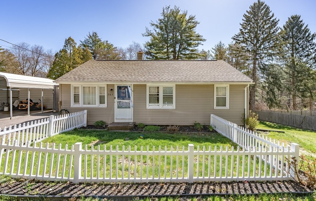 287 Hadley St, South Hadley MA  01075-1032 exterior