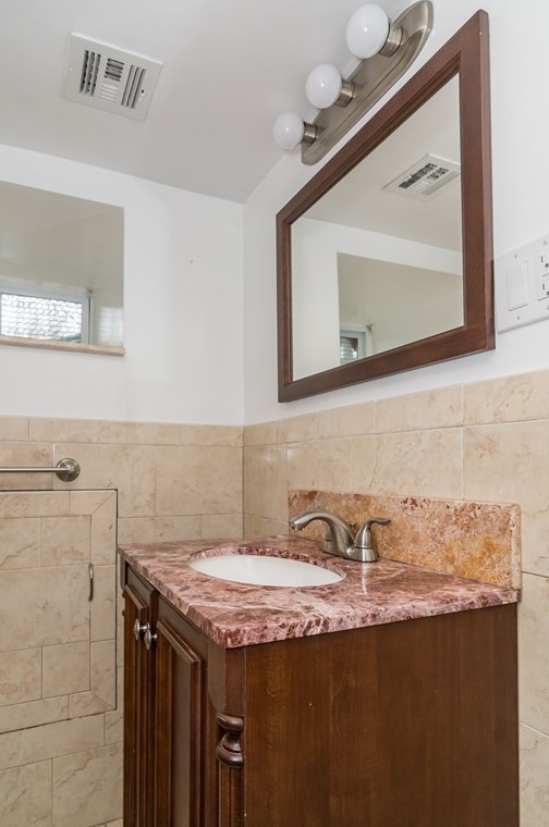 40 Beacon St, Natick MA  01760-2822 exterior