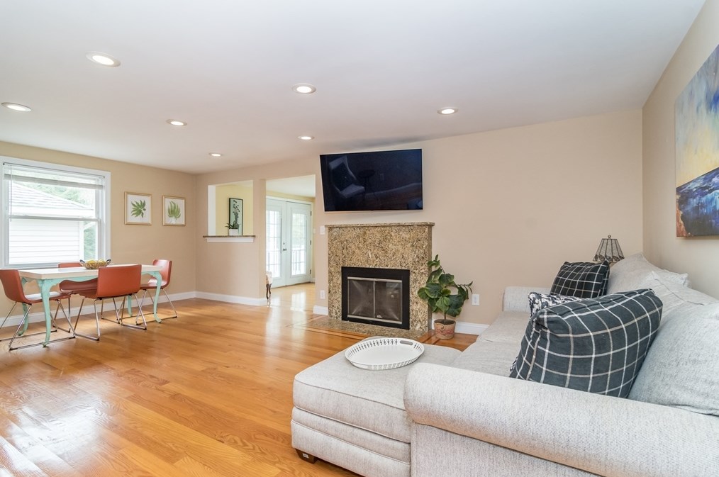 40 Beacon St, Natick MA  01760-2822 exterior