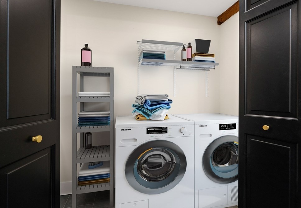 24 Hickory Ln, Hamilton MA  01982-2528 exterior