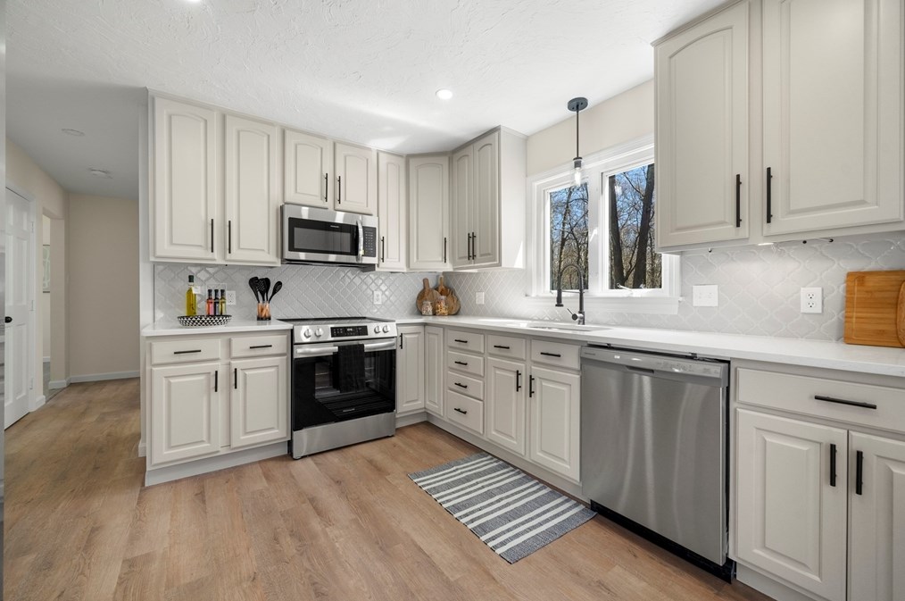 2700 Anderson Dr, Dighton MA  02715-1400 exterior