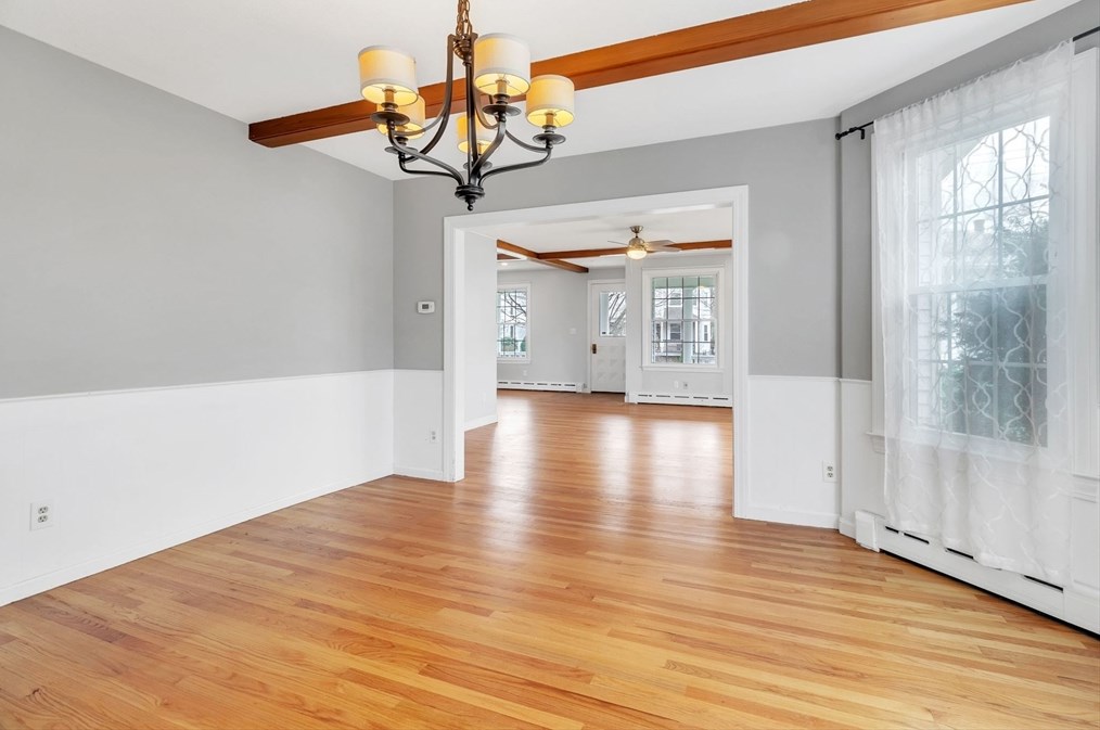 81 Fairview Ave, Chicopee MA 01013-2919 exterior