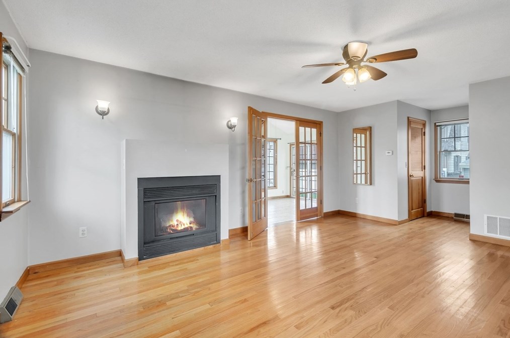 81 Fairview Ave, Chicopee MA 01013-2919 exterior