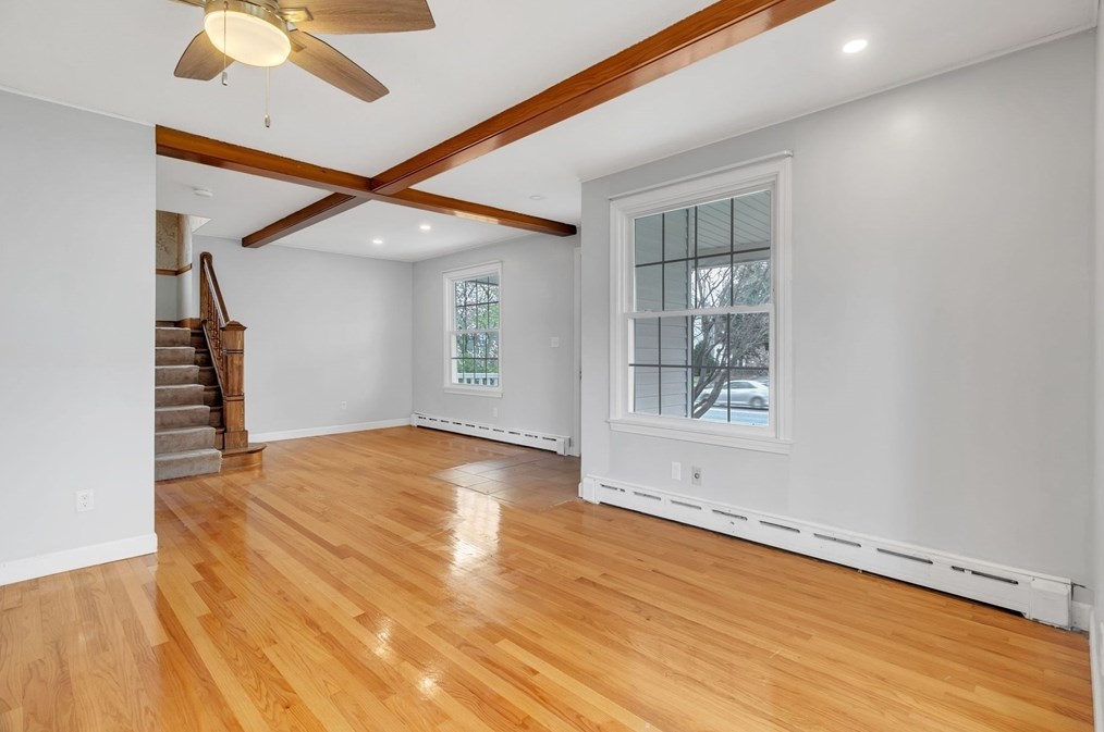 81 Fairview Ave, Chicopee MA 01013-2919 exterior