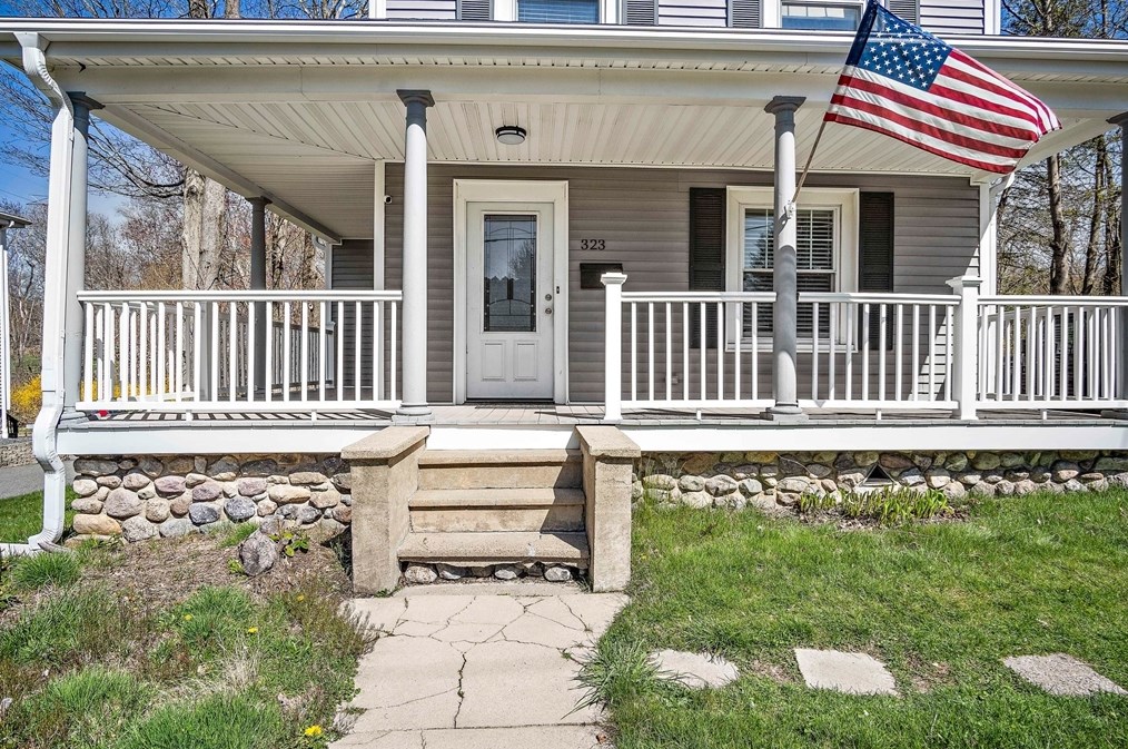 323 Franklin St, Holbrook MA  02343-1113 exterior