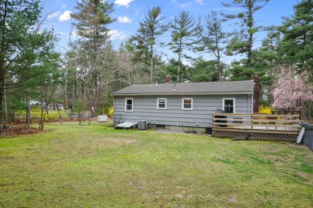 226 Forest St, Pembroke MA  02359-3334 exterior