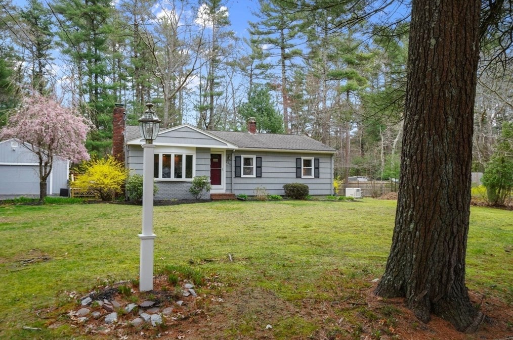 226 Forest St, Pembroke MA  02359-3334 exterior