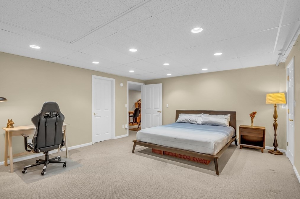 27 Shannon Way, Lancaster MA 01523-2952 exterior