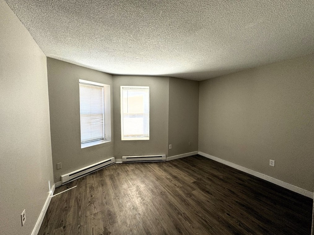 828 Chicopee St, Chicopee MA 01013-2984 exterior