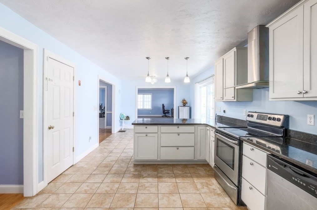 110 Wachusett St, Holden MA 01520-2631 exterior