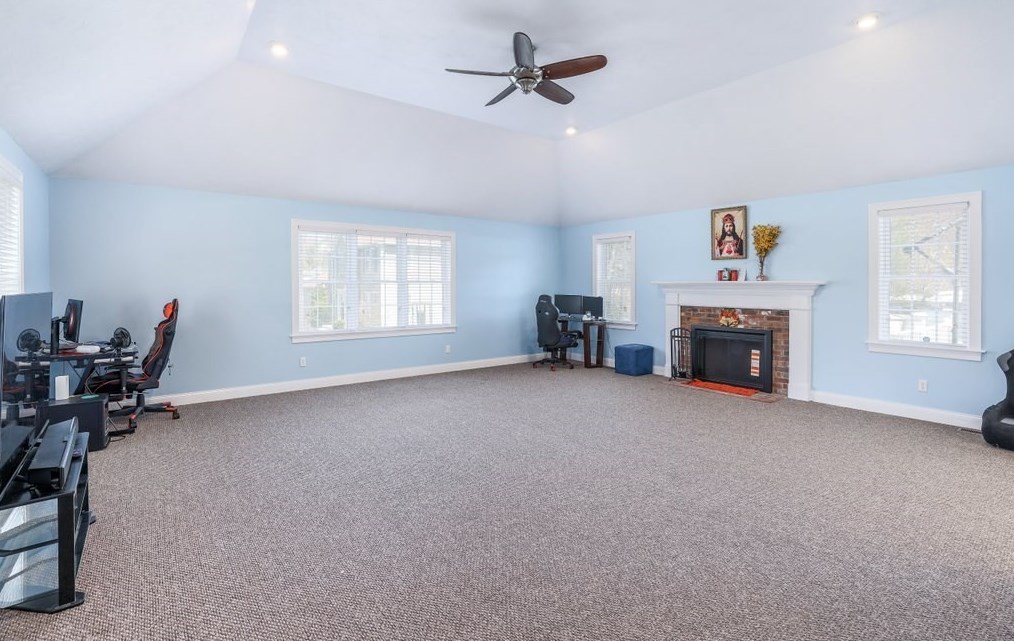 110 Wachusett St, Holden MA 01520-2631 exterior