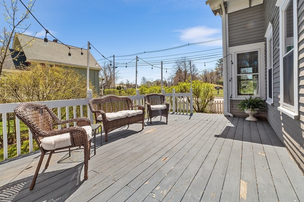 163 Central St, Franklin MA  02038-2146 exterior