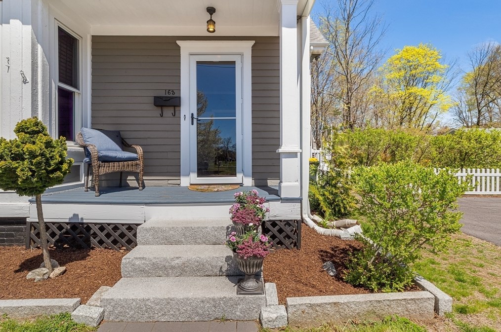 163 Central St, Franklin MA  02038-2146 exterior