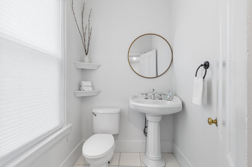 163 Central St, Franklin MA  02038-2146 exterior