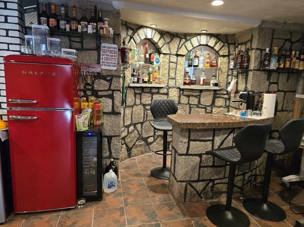 96 Danforth St, Fall River MA  02720-2323 exterior