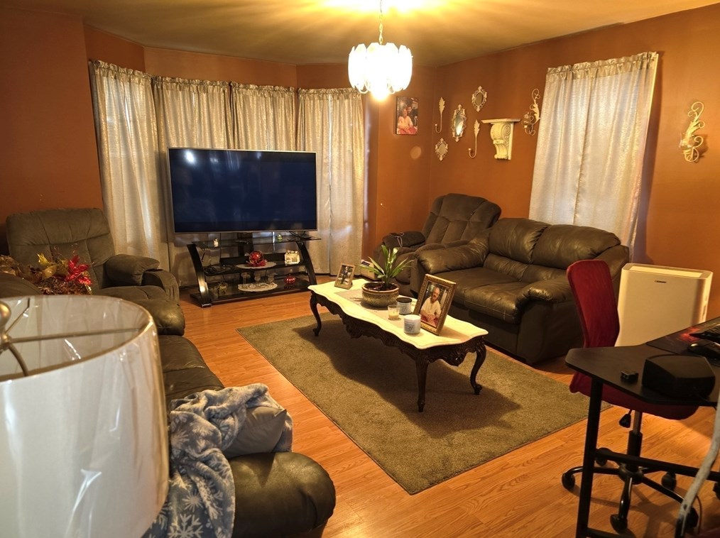 96 Danforth St, Fall River MA  02720-2323 exterior