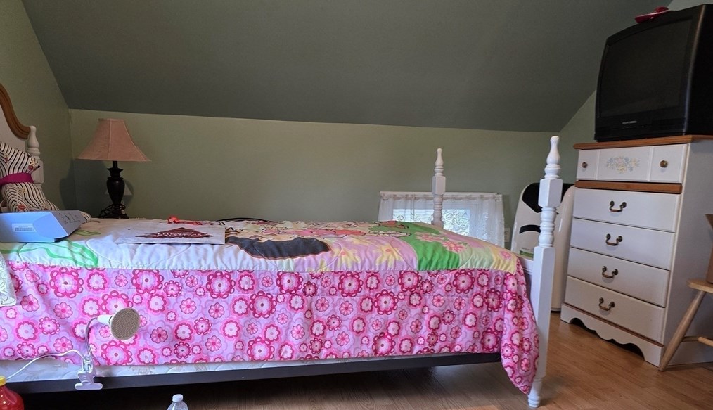 96 Danforth St, Fall River MA  02720-2323 exterior