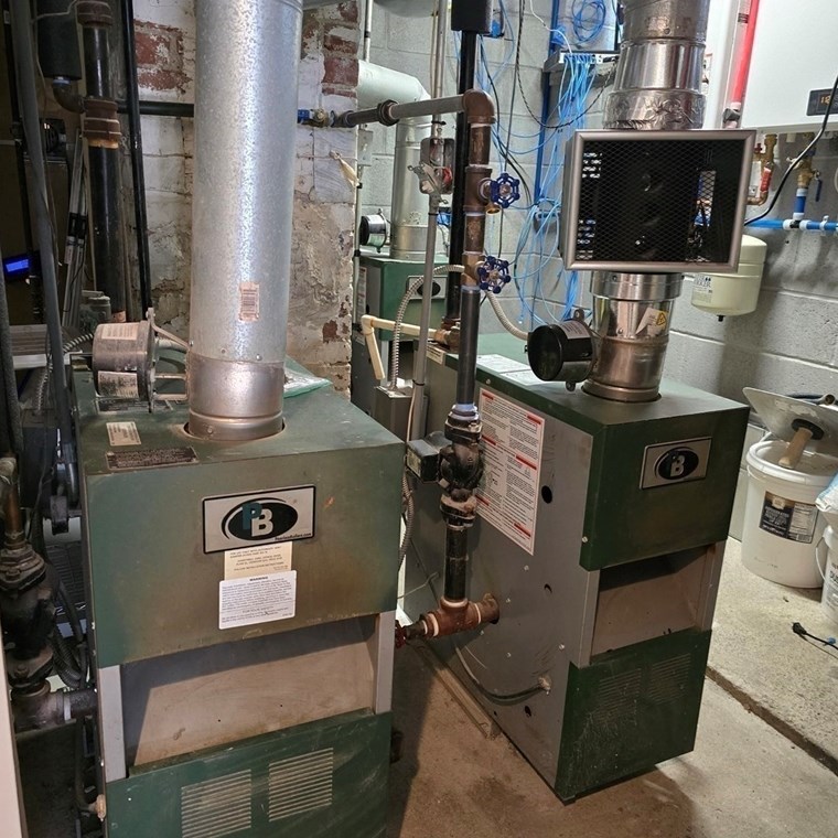 96 Danforth St, Fall River MA  02720-2323 exterior