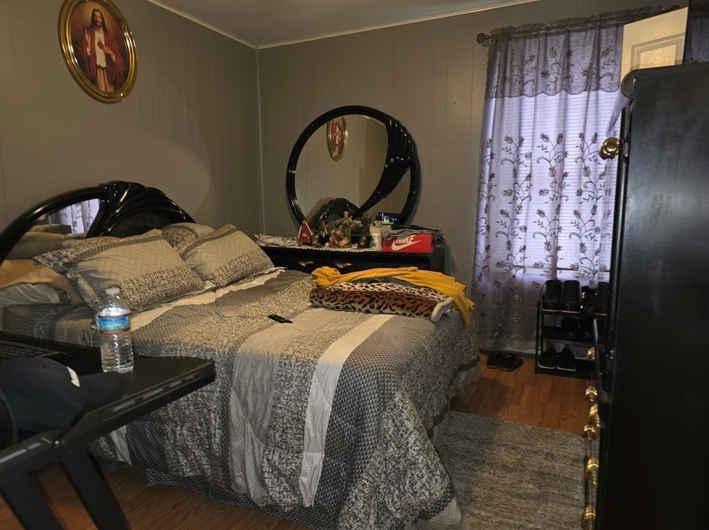 96 Danforth St, Fall River MA  02720-2323 exterior