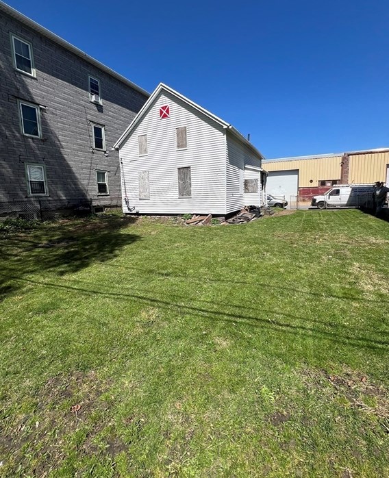 13 Sigel St, Worcester MA 01610-1824 exterior