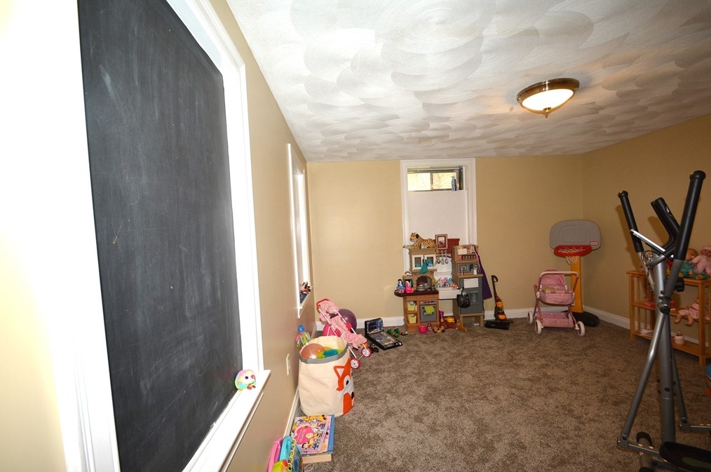 141 Eastgate Rd, Tewksbury MA 01876-1266 exterior