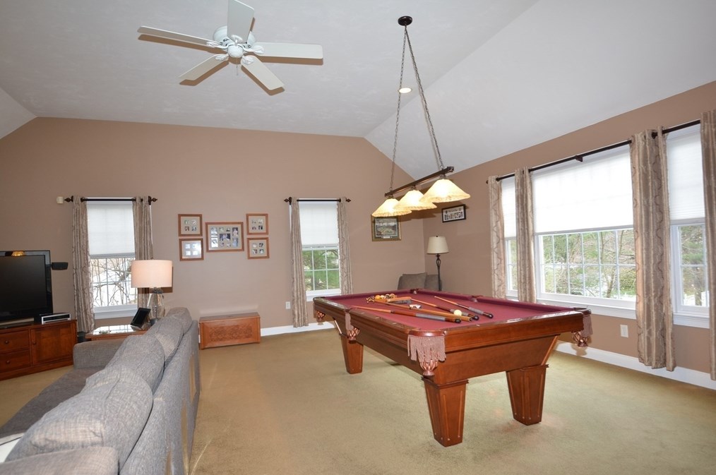 141 Eastgate Rd, Tewksbury MA 01876-1266 exterior